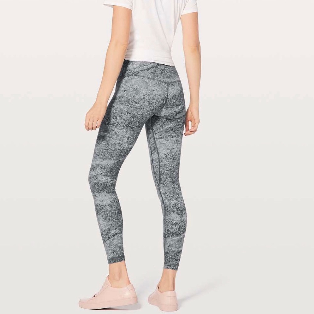 🚫SOLD🚫🍋Lululemon Area Ice Grey Align Leggings🍋